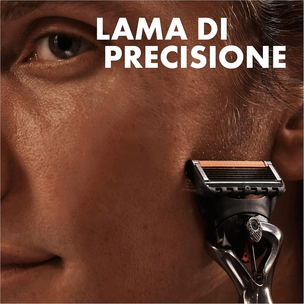 Gillette Fusion Shaving Kit con Rasoio, Schiuma da Barba e Beauty Case  🪒
